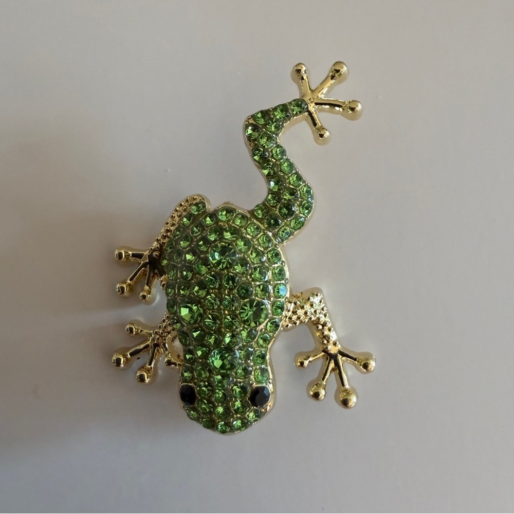 Green Crystal Frog Brooch - Picture 3 of 4